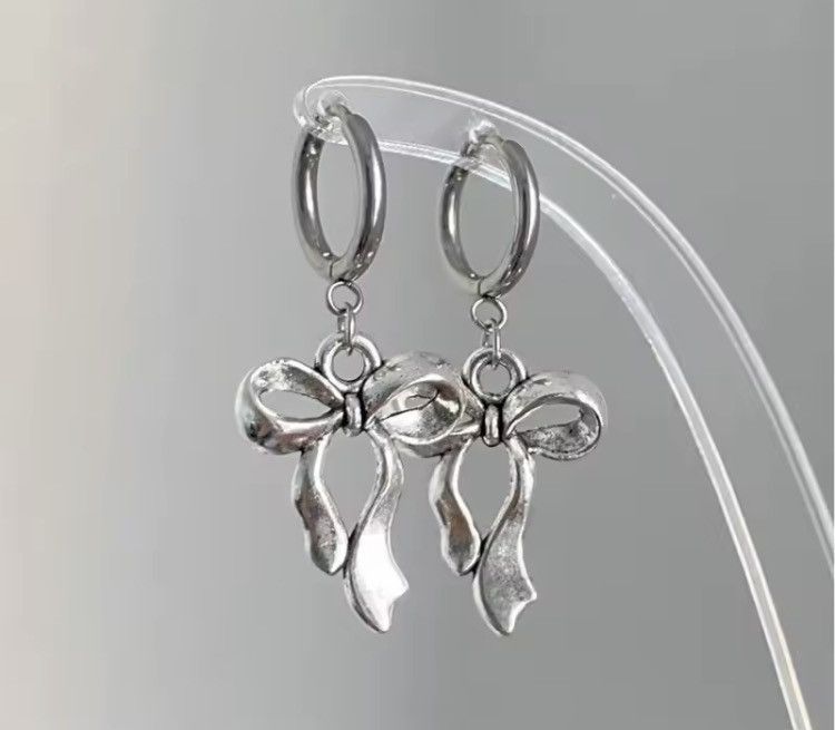 Jewelry Cyberpunk Tie Bow Ear Cuff Earrings, Cyber Earrings Size ONE SIZE - 3 Thumbnail