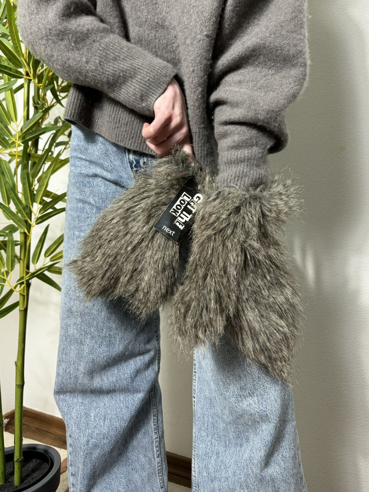 Vintage VINTAGE FUR SOFT FLUFFY MOHAIR GLOVES Size ONE SIZE - 1 Thumbnail