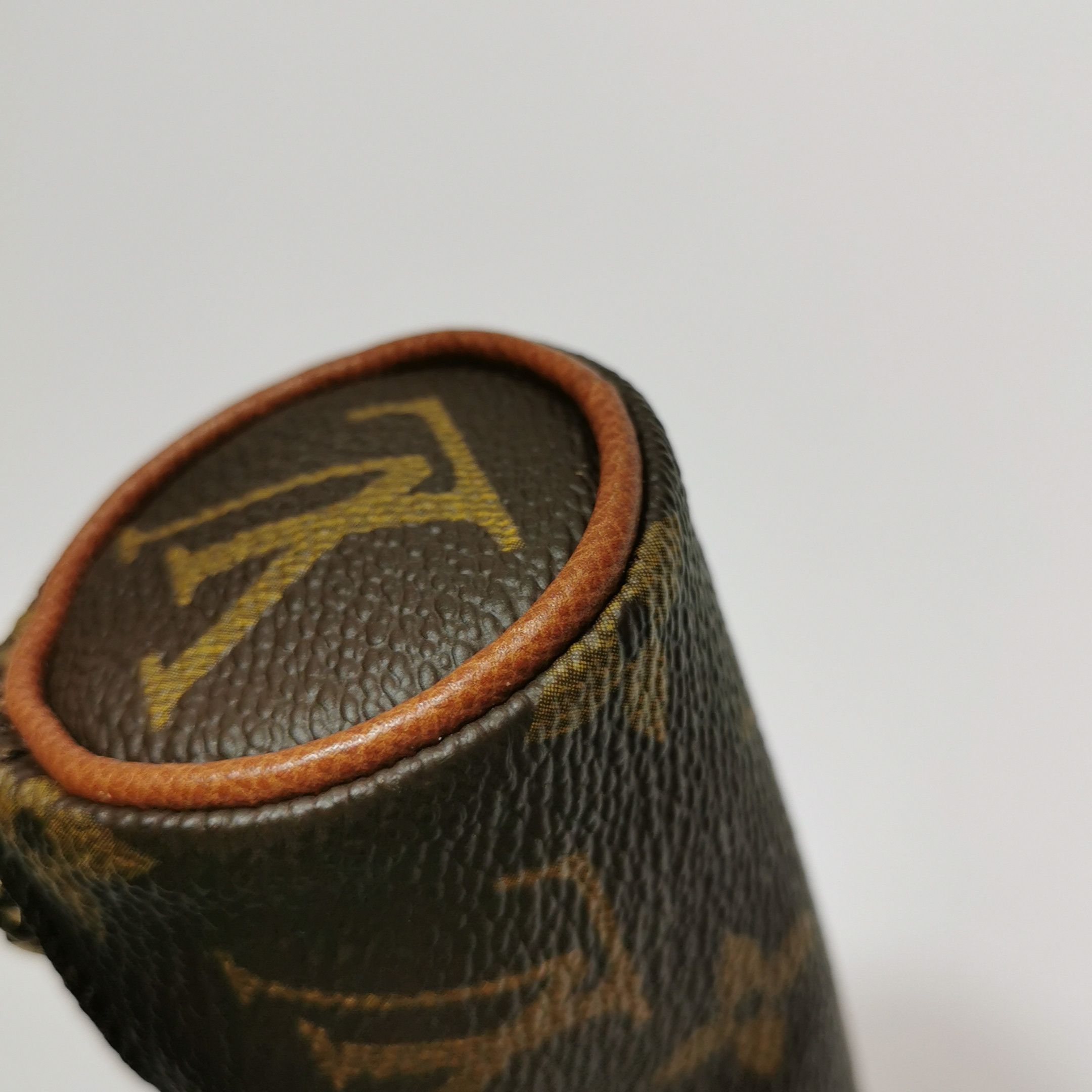 Louis Vuitton Louis Vuitton (LV) Papillon leather Monogram print drum bag Size ONE SIZE - 9 Thumbnail