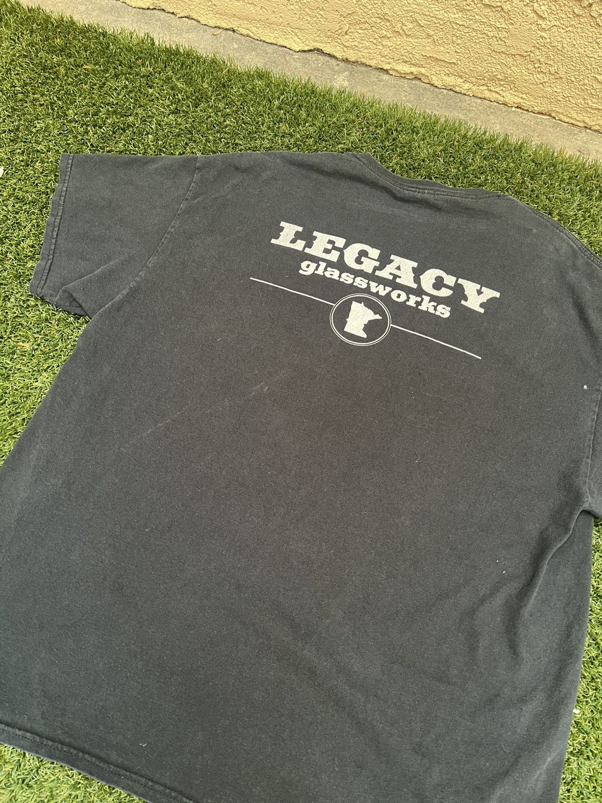 Vintage VTG 00’s / Y2K Legacy Glassworks Faded Black Tee Size US XL / EU 56 / 4 - 4 Thumbnail
