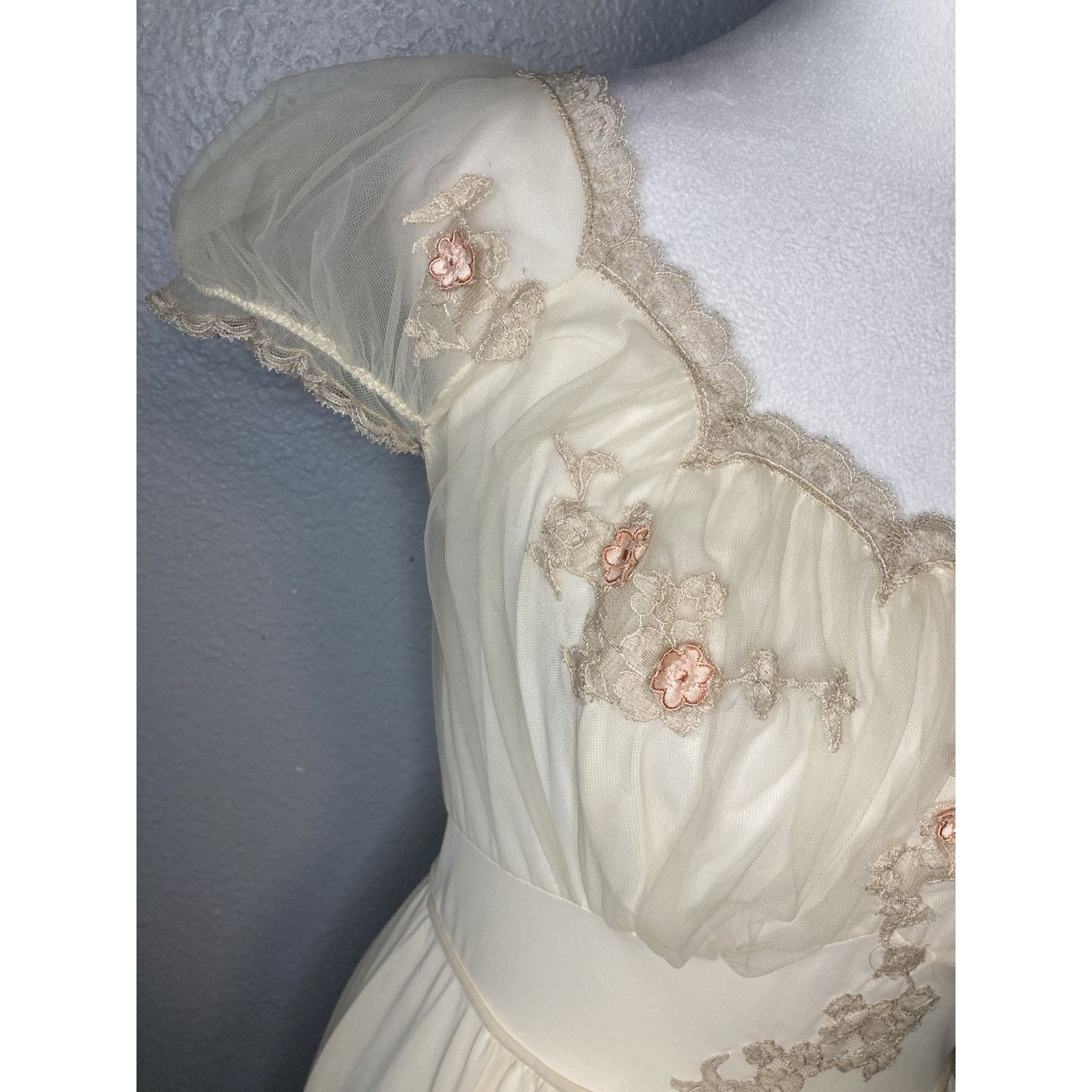 Vintage 40s/50s Artemis Nightgown Robe 32 Peignoir Lace Lingerie Size XS / US 0-2 / IT 36-38 - 7 Thumbnail