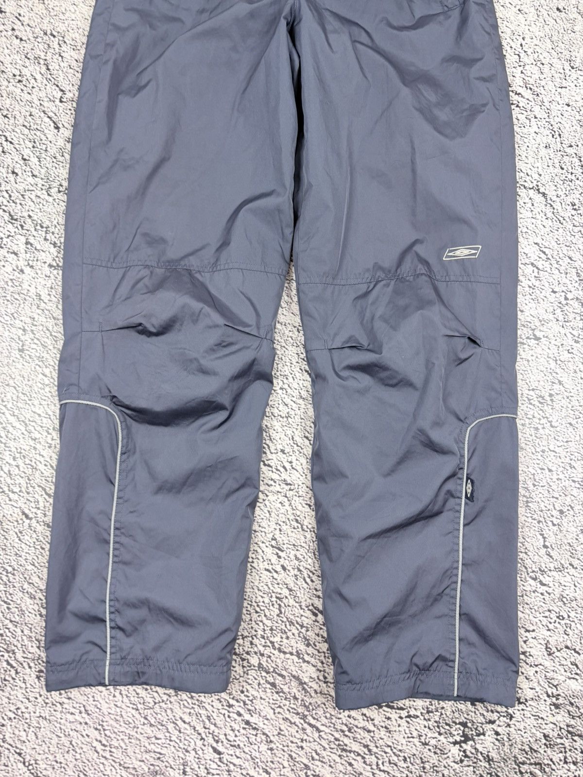 Umbro Vintage Umbro Nylon Track Pants Grey Y2K Blokecore Size US 30 / EU 46 - 2 Thumbnail