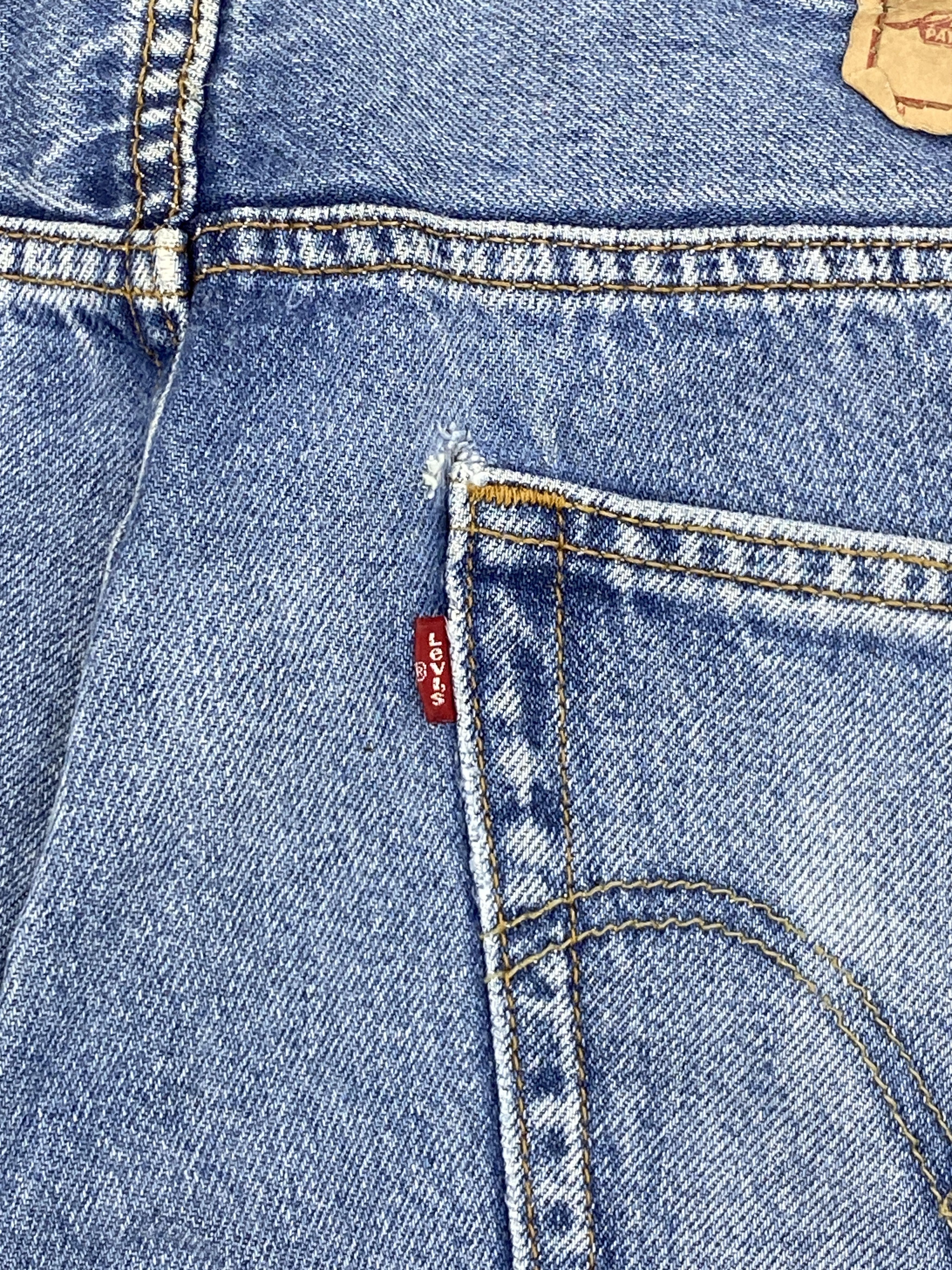 Levi's × Vintage Vintage Levis 505 Lightwash Faded Blue Denim DP2703 Size US 34 / EU 50 - 6 Thumbnail