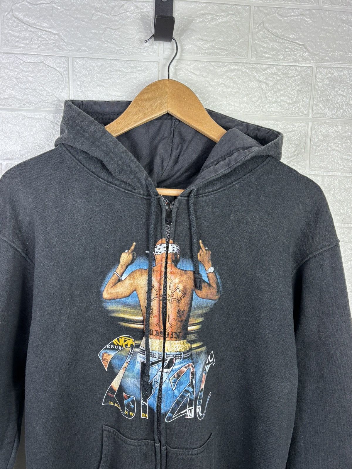 Vintage Vintage Hoodie Tupac 2Pac Size S-M Size US M / EU 48-50 / 2 - 7 Thumbnail