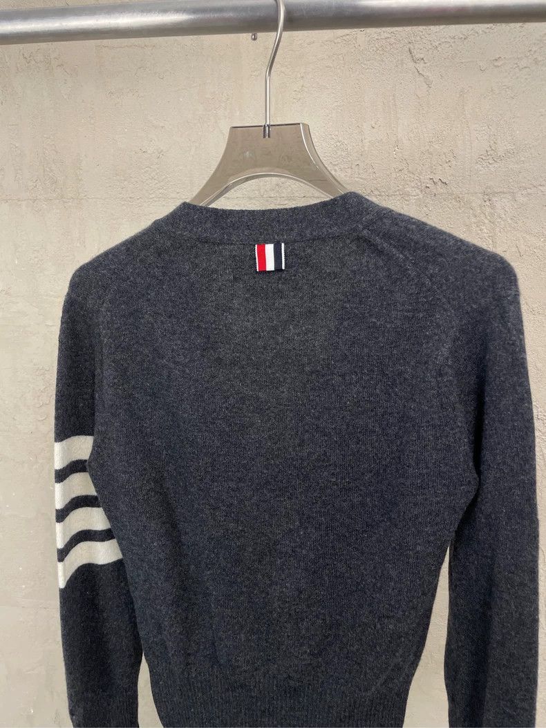 Thom Browne Thom browne Dark gray four-striped pure cashmere cardigan s Size US S / EU 44-46 / 1 - 4 Thumbnail