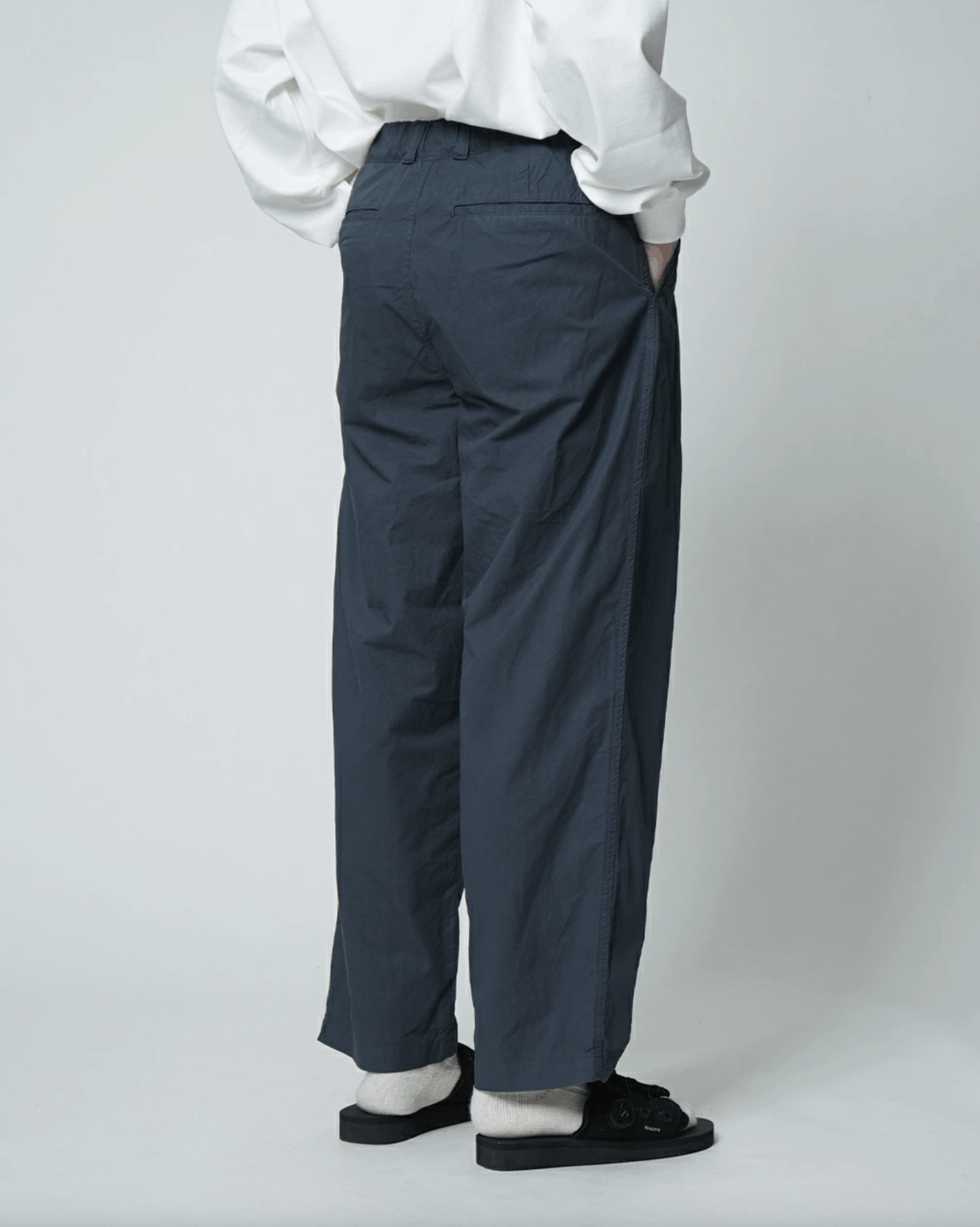 STILL BY HAND STILL BY HAND PT03241 GARMENT-DYE DEEP TUCK PANTS Size US 32 / EU 48 - 5 Thumbnail