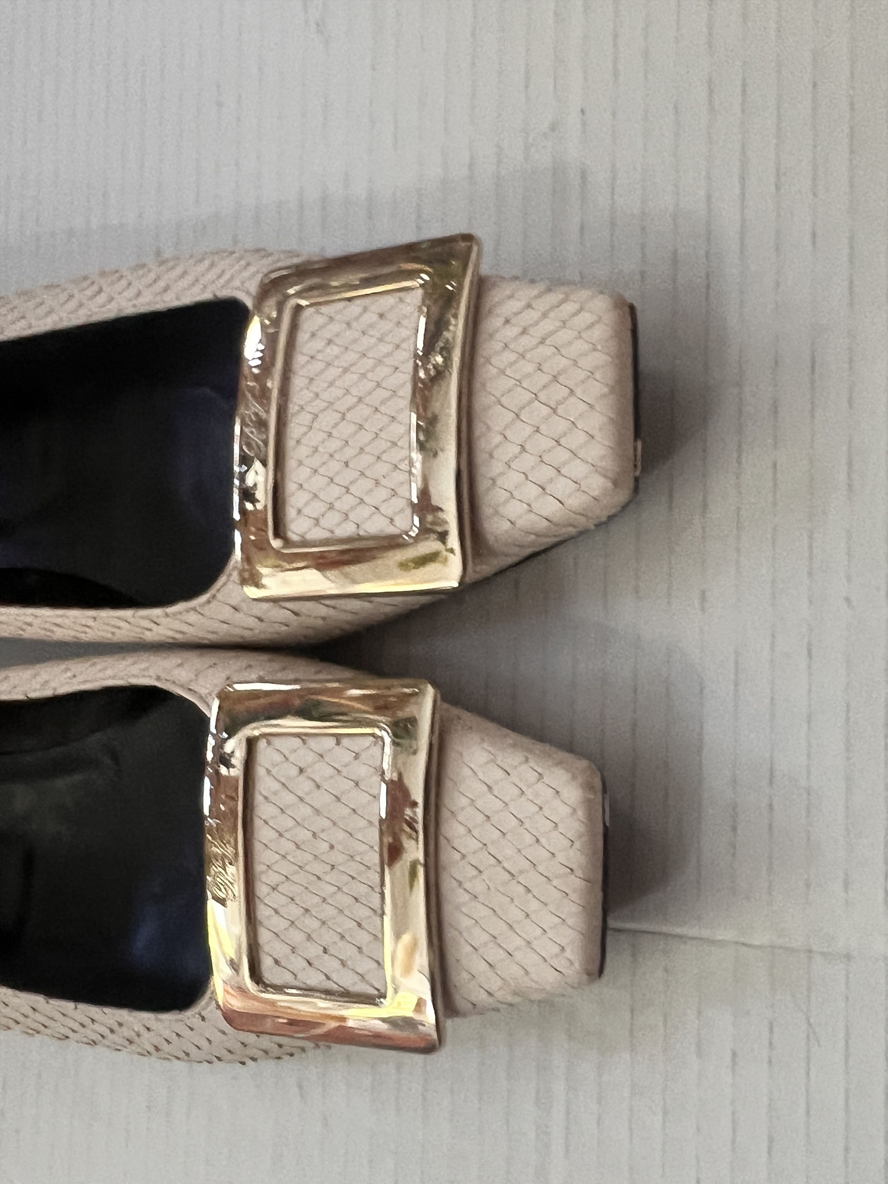 Roger Vivier White Roger Vivier Ballerina flats size 39 Size US 9 / IT 39 - 7 Thumbnail