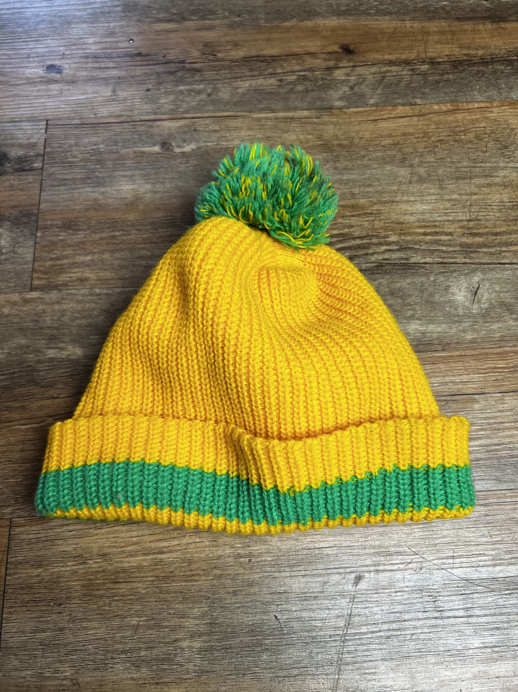 Vintage Vintage Yellow and Green Knit Beanie with Pom Pom Size ONE SIZE - 10 Thumbnail