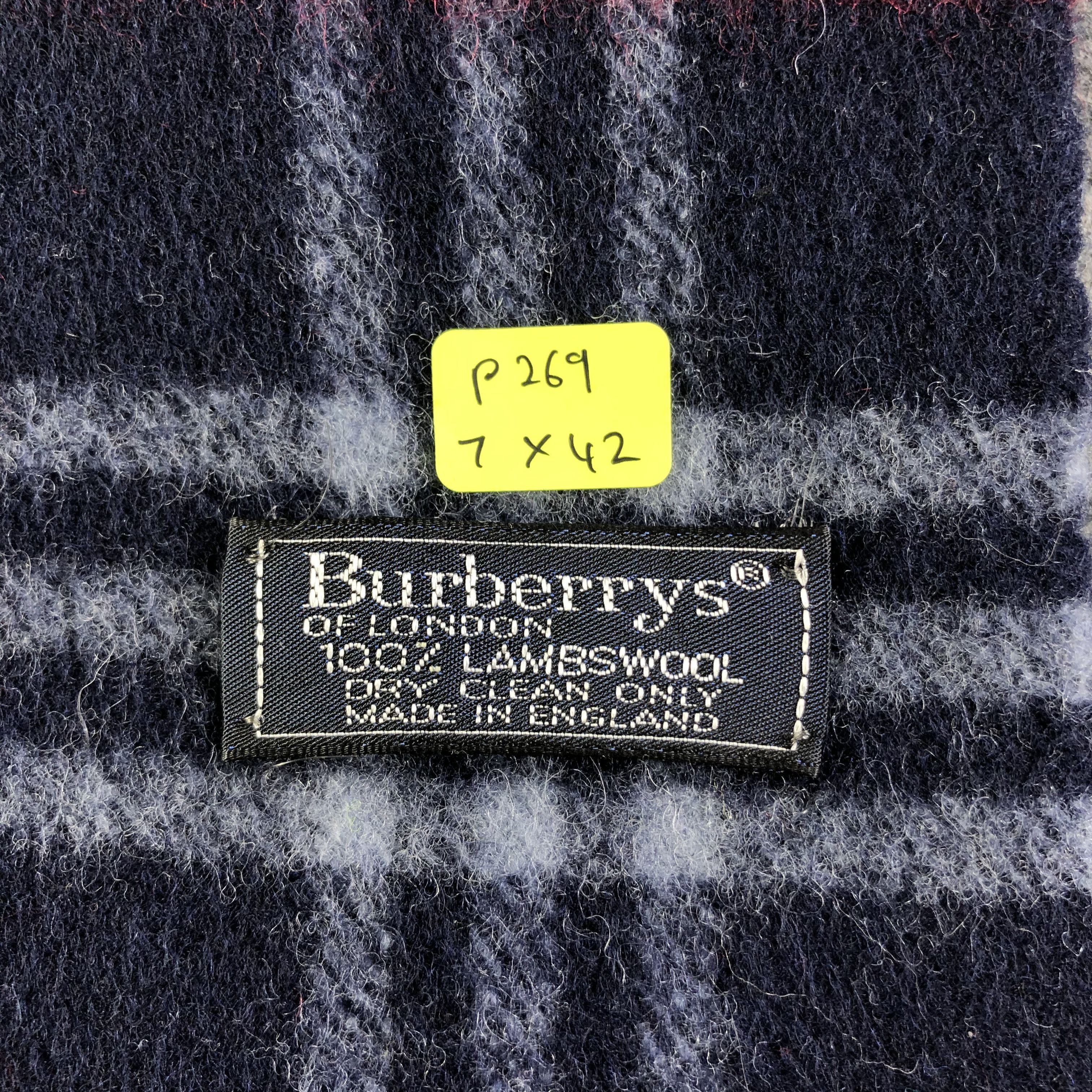 Burberry Burberrys Scarf / Muffler / Neckwear Size ONE SIZE - 6 Thumbnail