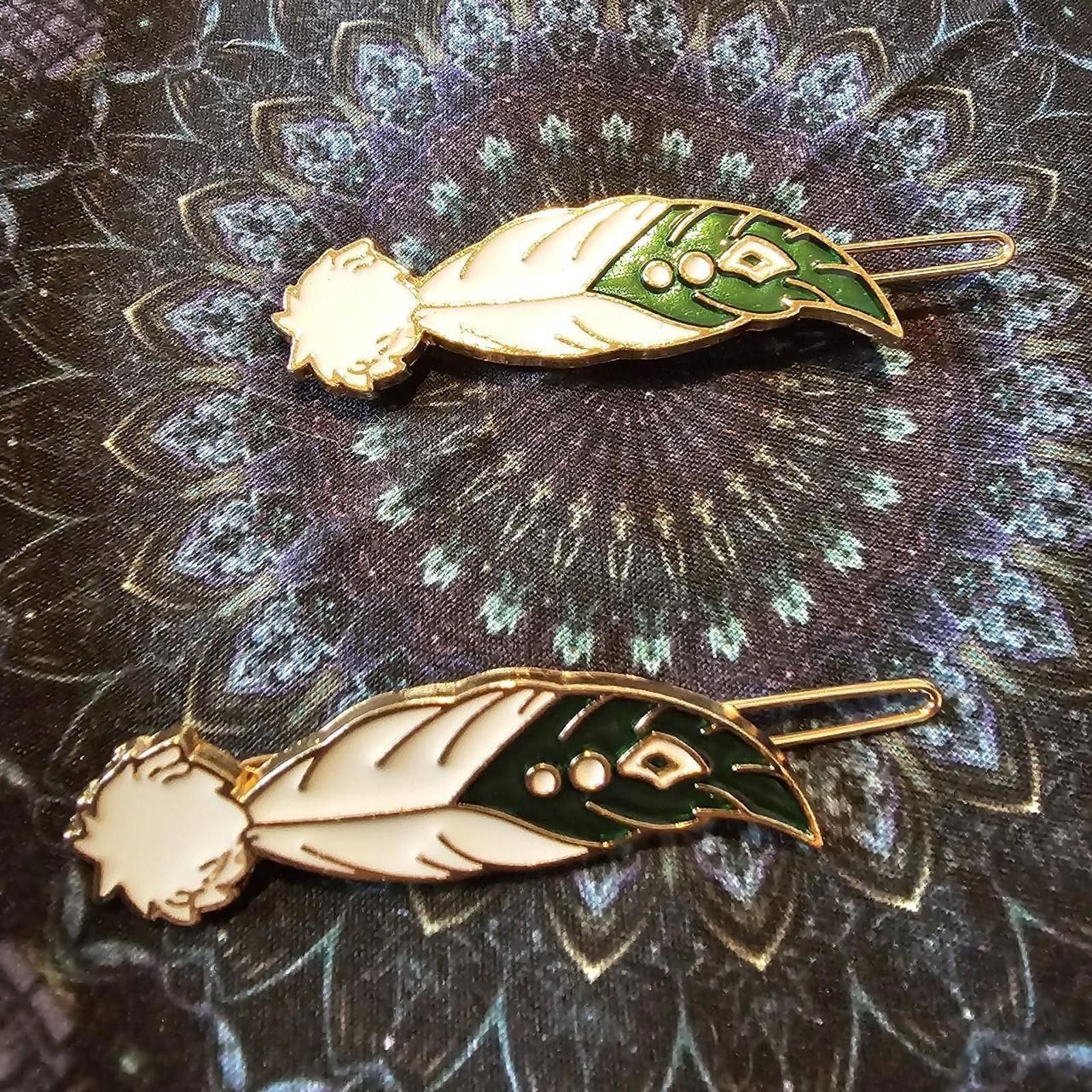 Designer Women's Ghost and Leave BobbyPins 4 total Size ONE SIZE - 5 Thumbnail
