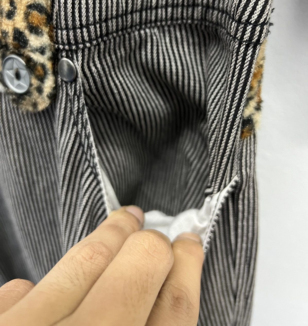 Japanese Brand × Vintage Vintage Japanese Jumpsuit Leopard Collar, Embroidered Back, Size US 36 / EU 52 - 11 Thumbnail