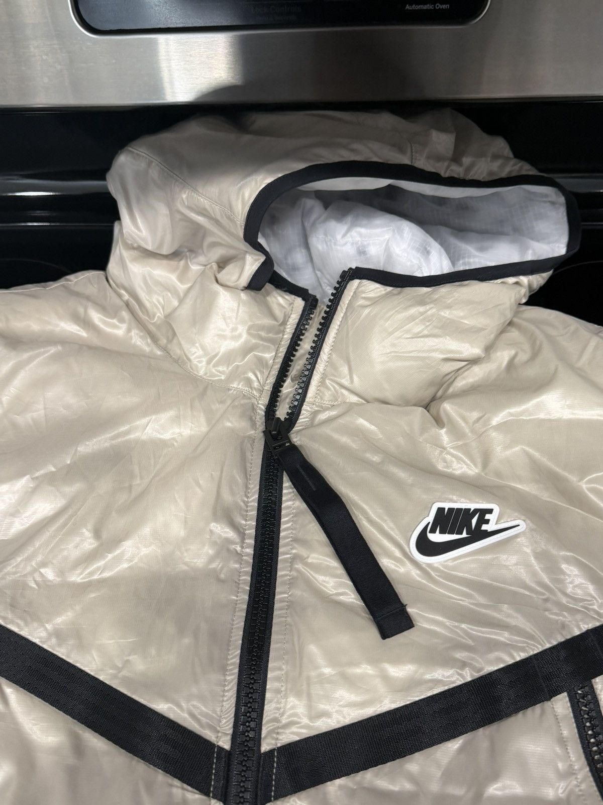 Nike Nike Beige Puffer Jacket Hooded Zip Up Size L Size US L / EU 52-54 / 3 - 4 Thumbnail