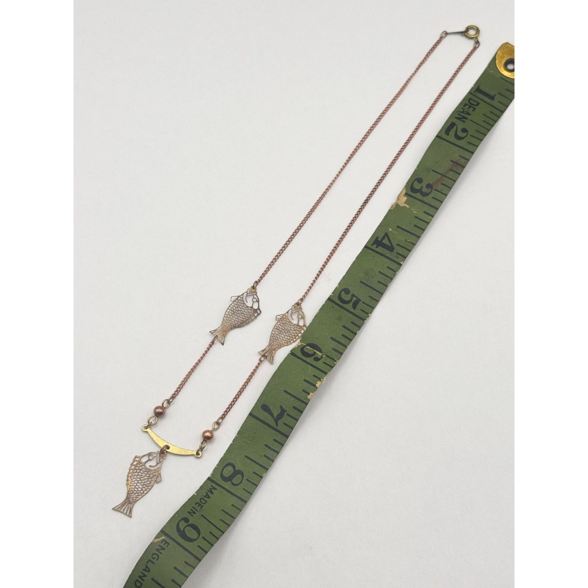 Vintage Vintage Gold Tone Dangling Fish Charm Figural Necklace Size ONE SIZE - 4 Thumbnail