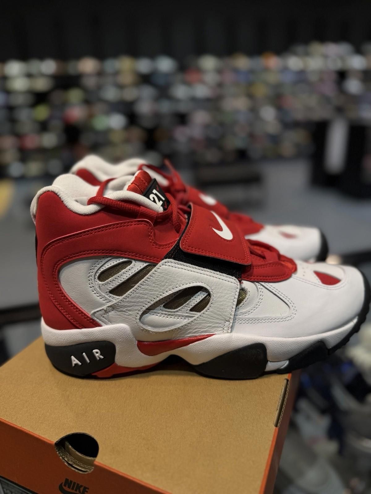 Nike Nike Air Diamond Turf II Reverse Prime Red Size 10.5 NEW Size US 10.5 / EU 43-44 - 12 Thumbnail