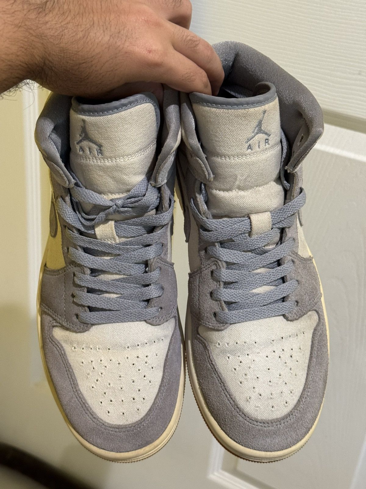 Nike Jordan 1 SE Coconut Milk Size 10 Size US 9 / EU 42 - 4 Thumbnail