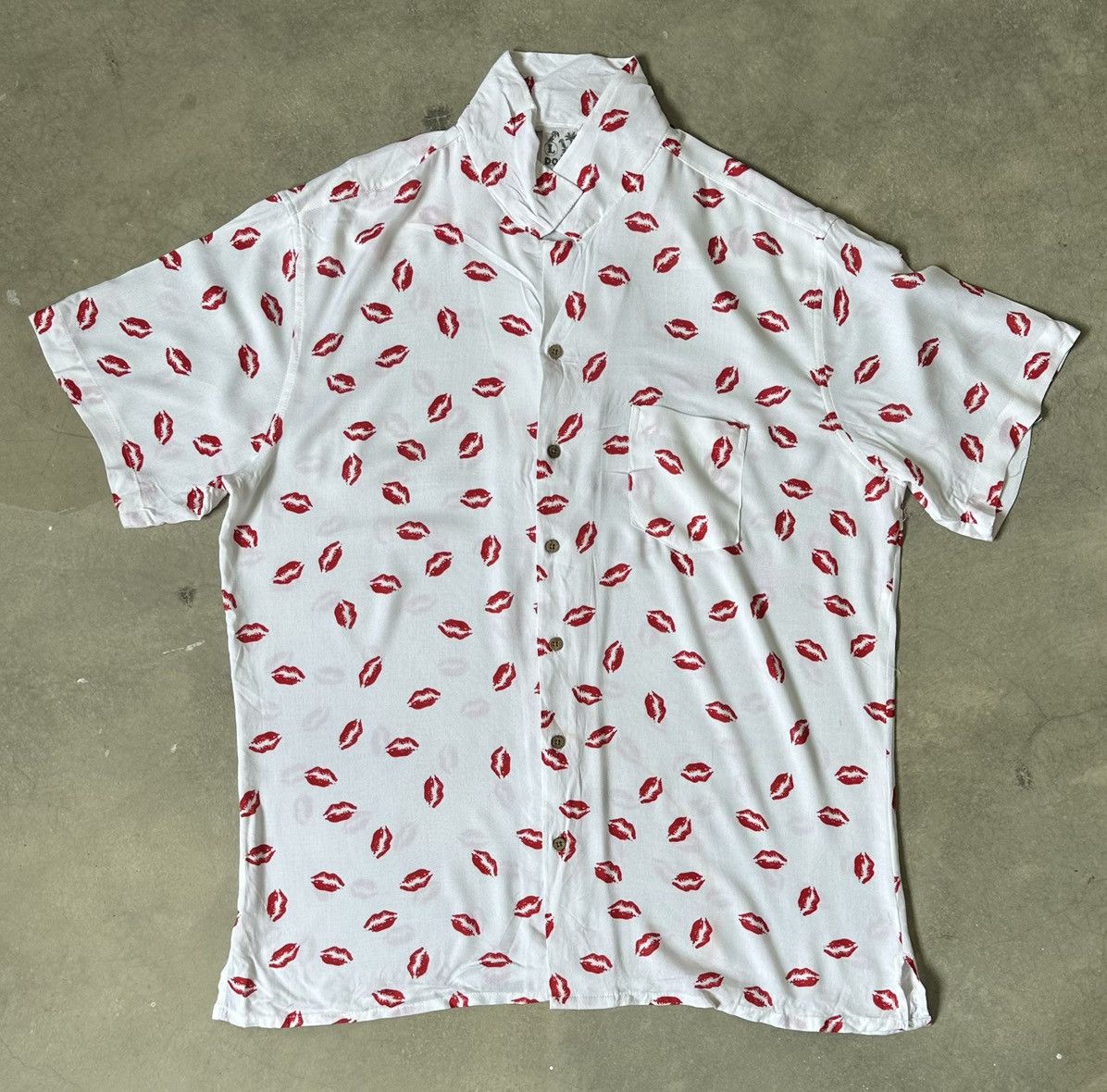 Vintage VINTAGE DOKKIA ALOHA LIPS PRINTED SHIRT Size US L / EU 52-54 / 3 - 1 Thumbnail