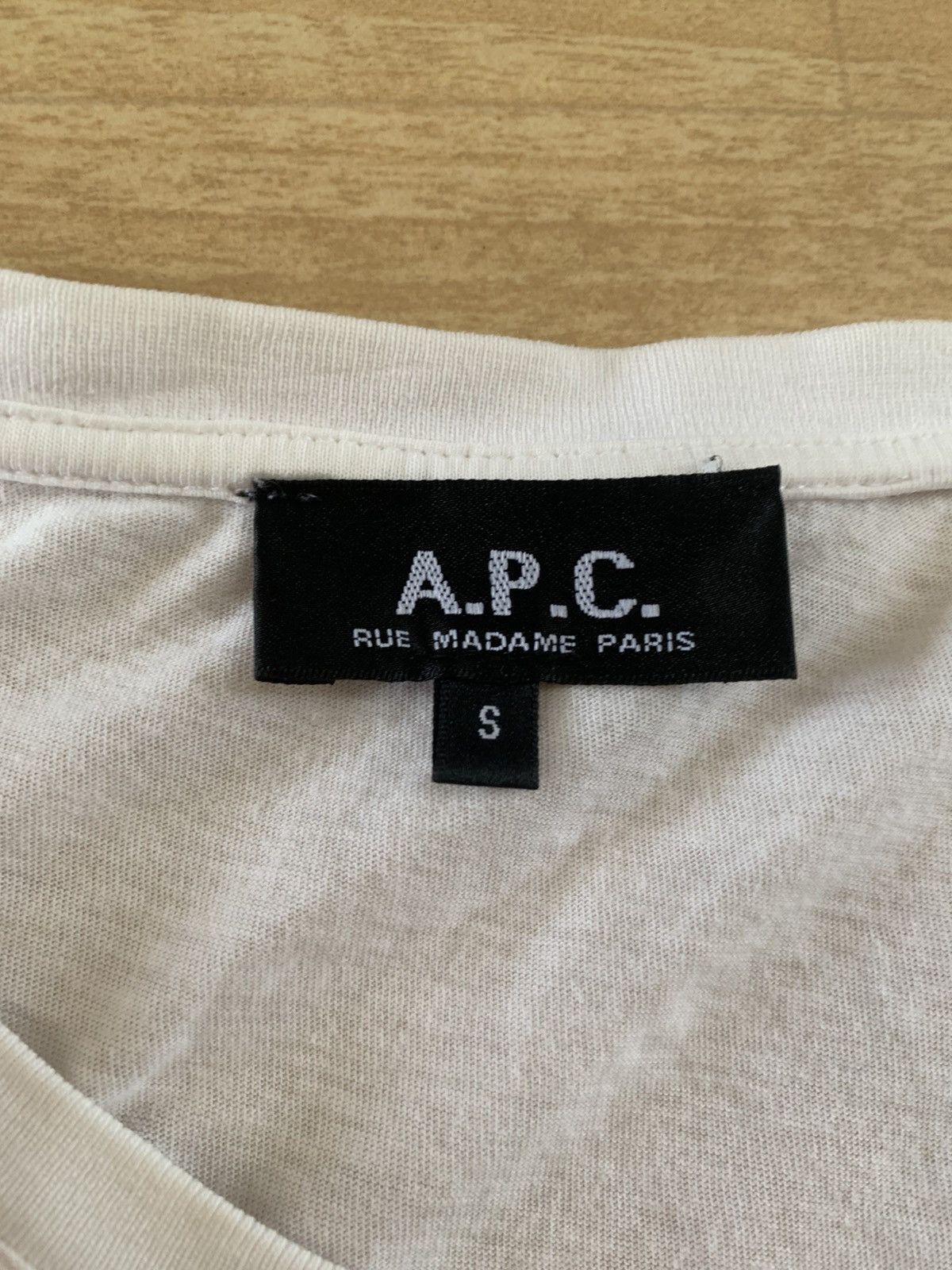 A.P.C. A.P.C Heart T-shirt Size S / US 4 / IT 40 - 3 Thumbnail