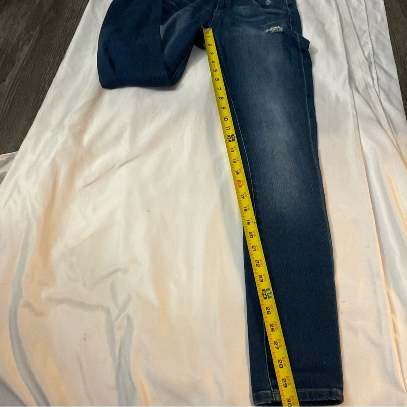 BLANKNYC Blank NYC Distressed Zip Up Denim Jean 26 Casual Comfy Size 26" / US 2 / IT 38 - 7 Thumbnail