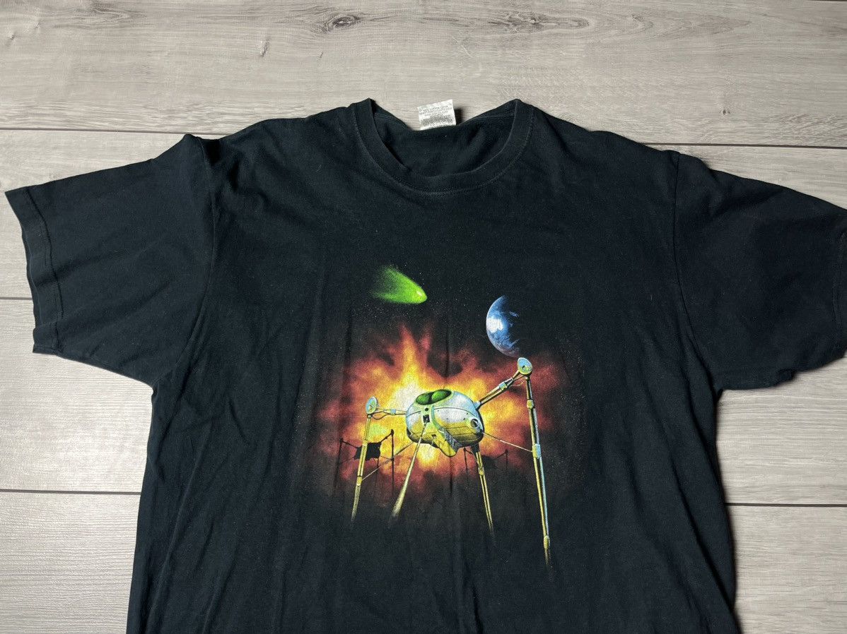 Band Tees War of the worlds Tshirt movie vintage size XLarge Size US XL / EU 56 / 4 - 3 Thumbnail