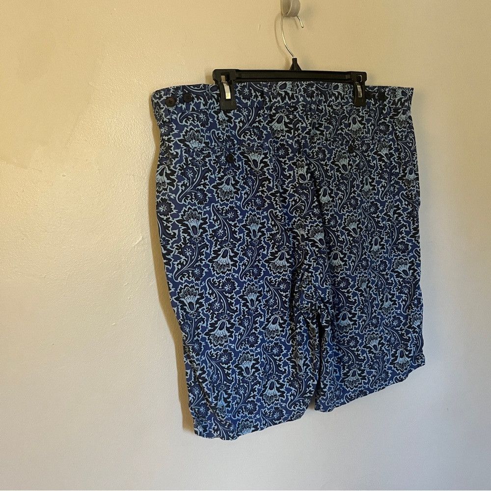 Banana Republic Banana Republic Men’s Casual Shorts Blue Paisley Size 38 Size US 38 / EU 54 - 4 Thumbnail