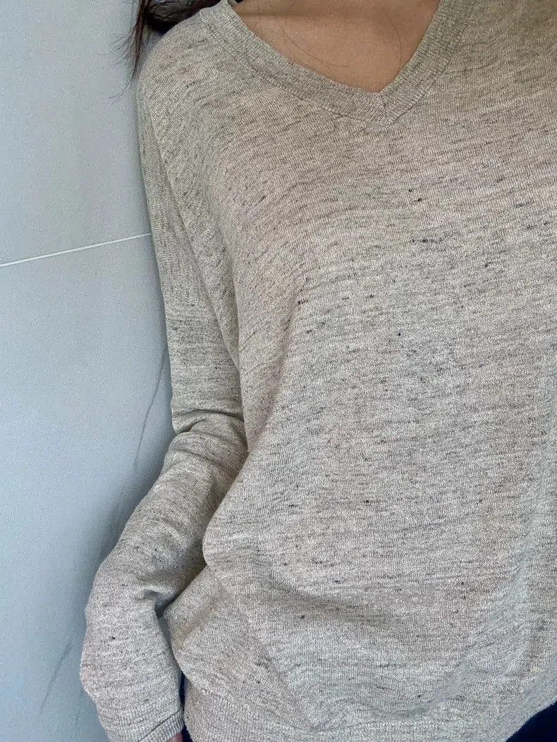 Brunello Cucinelli Brunello Cucinelli V-neck Knit Sweater. Size US M / EU 48-50 / 2 - 7 Thumbnail