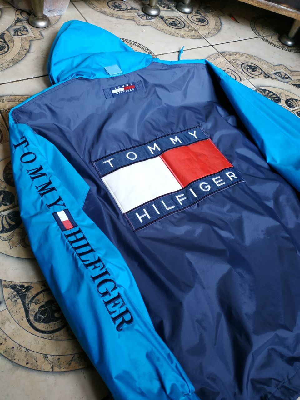 Tommy Hilfiger Vintage 90s Tommy Hilfiger Sailing Gear Big Flag Jacket Size US M / EU 48-50 / 2 - 23 Thumbnail