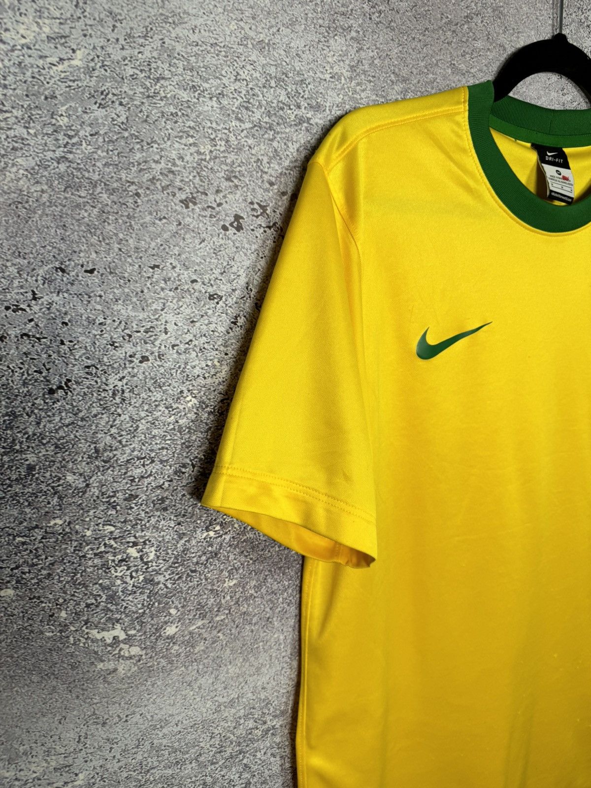 Nike Brazil National Team 2014 Nike Home Soccer Jersey Blokcore Size US M / EU 48-50 / 2 - 4 Thumbnail