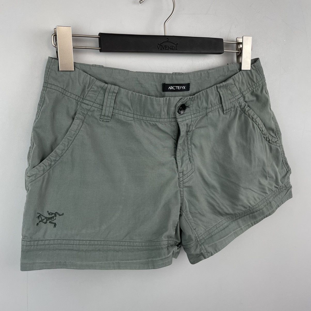 Arc'teryx Arc'teryx Camden Chino Shorts Women's Green Hiking Casual Size 30" / US 8 / IT 44 - 1 Thumbnail