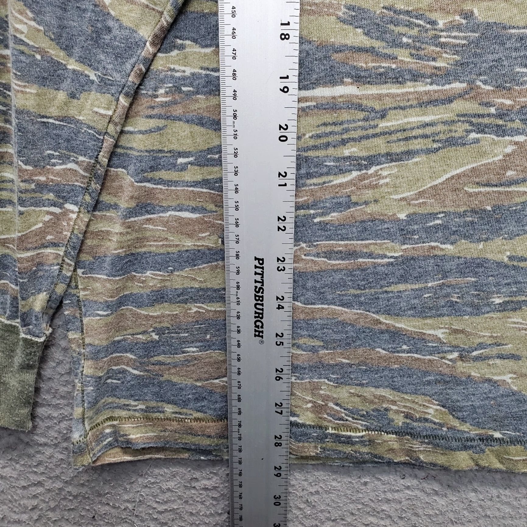 Free People Free People T-Shirt Womens Size S Multicolor Camouflage Oversized Long Sleeve Regular Shirt Womens Size S / US 4 / IT 40 - 3 Thumbnail