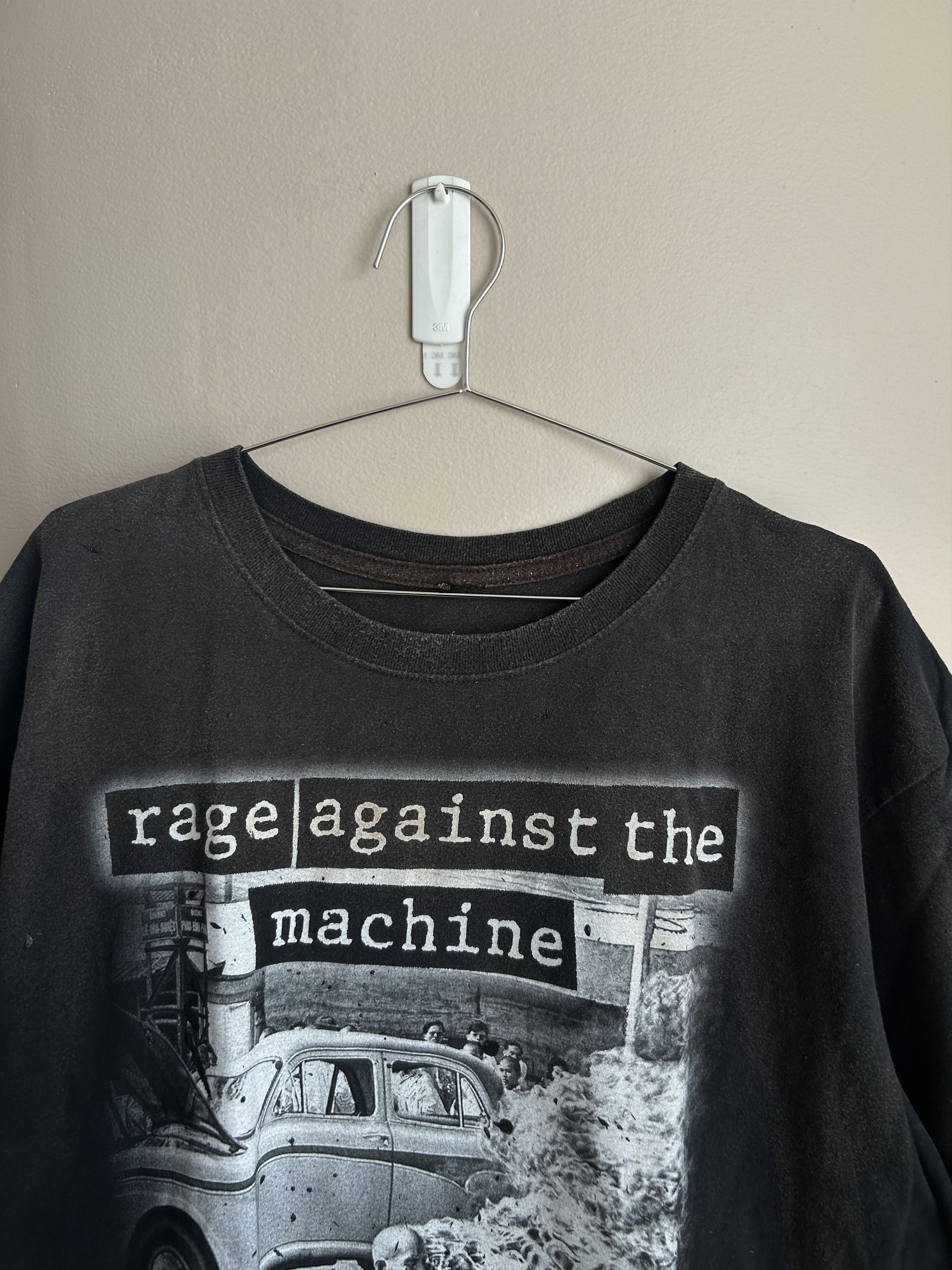 Band Tees 00s Thrashed Rage Against The Machine Vintage Fader Size US XL / EU 56 / 4 - 4 Thumbnail