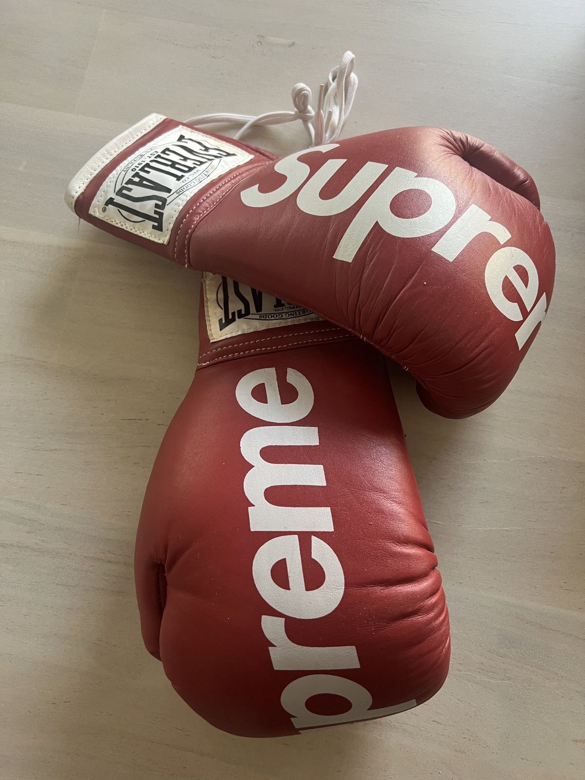 image of Supreme Everlast Boxing Gloves - 2008 in Red, Men's