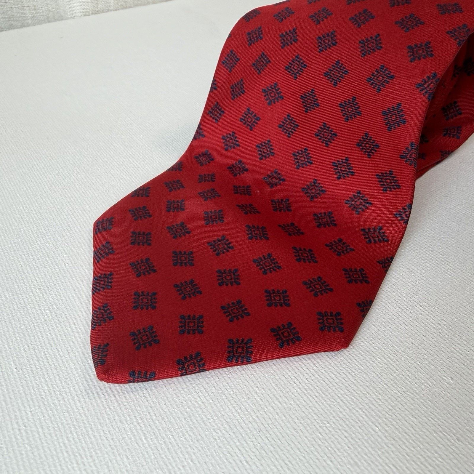 Tommy Hilfiger Tommy Hilfiger Vintage Red Silk Tie | Made in USA 1990s Size ONE SIZE - 6 Thumbnail