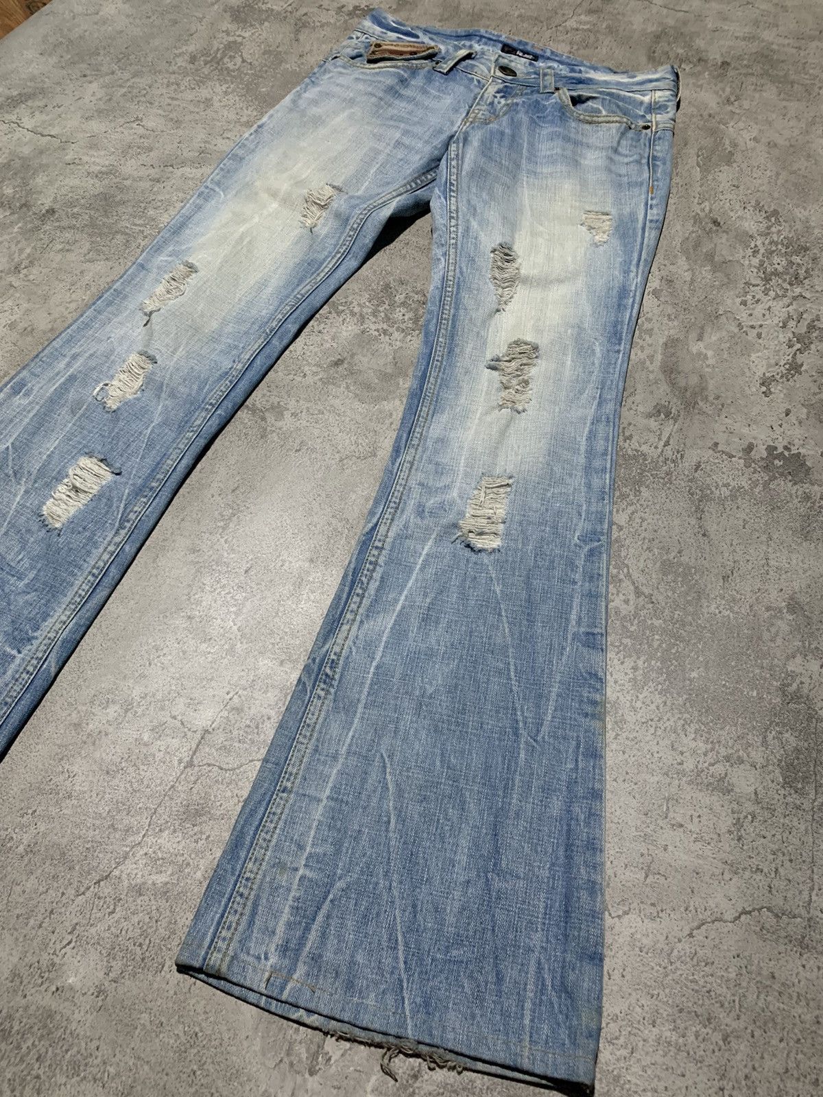 Isamu Katayama Backlash 2000s Glad News cowhide leather pocket ripped flare jeans Size US 29 - 6 Thumbnail