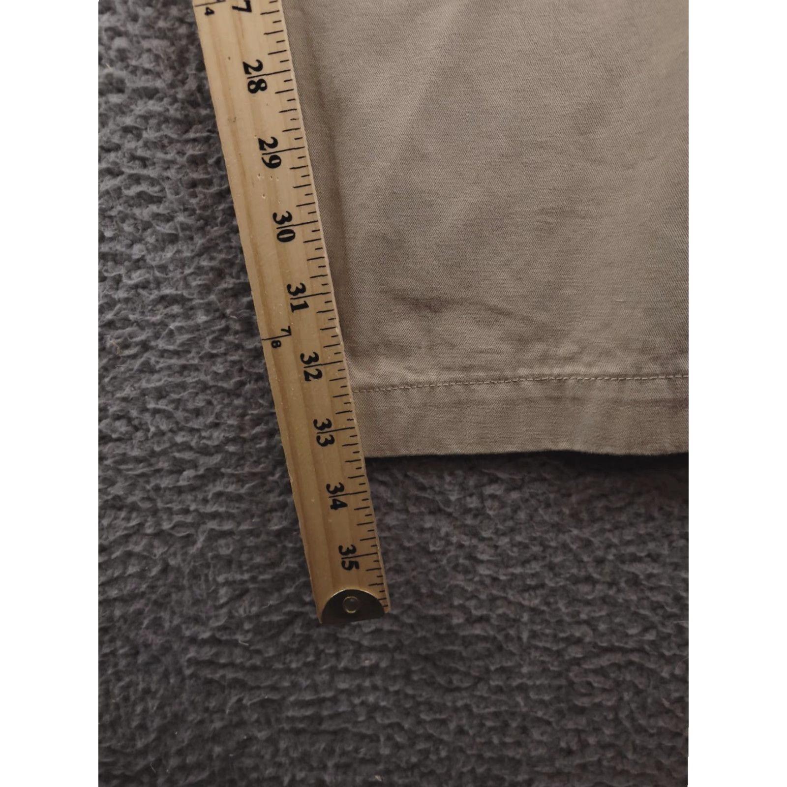 Old Navy Old Navy Pants Mens 36x33 Chino Beige Relaxed Straight Fit Pants Mens 36 Beige Chino Relaxed Straight 36 x 33 Mens Size US 36 / EU 52 - 7 Thumbnail