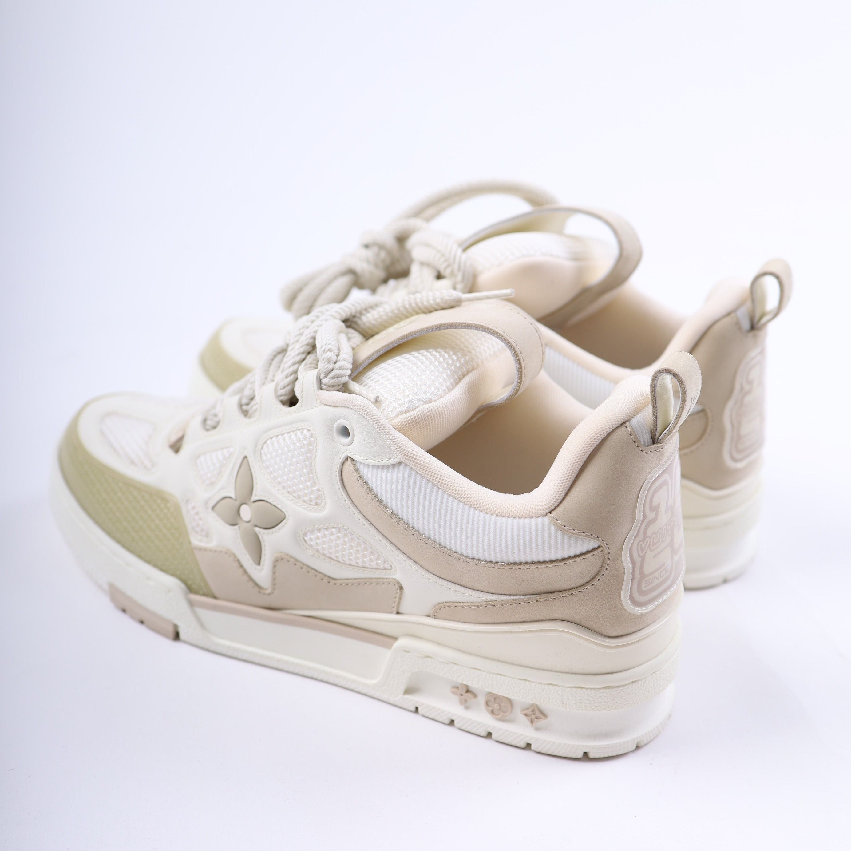Louis Vuitton LOUIS VUITTON WHITE SKATER SNEAKERS SIZE LV 8 Size US 8 / EU 41 - 9 Thumbnail