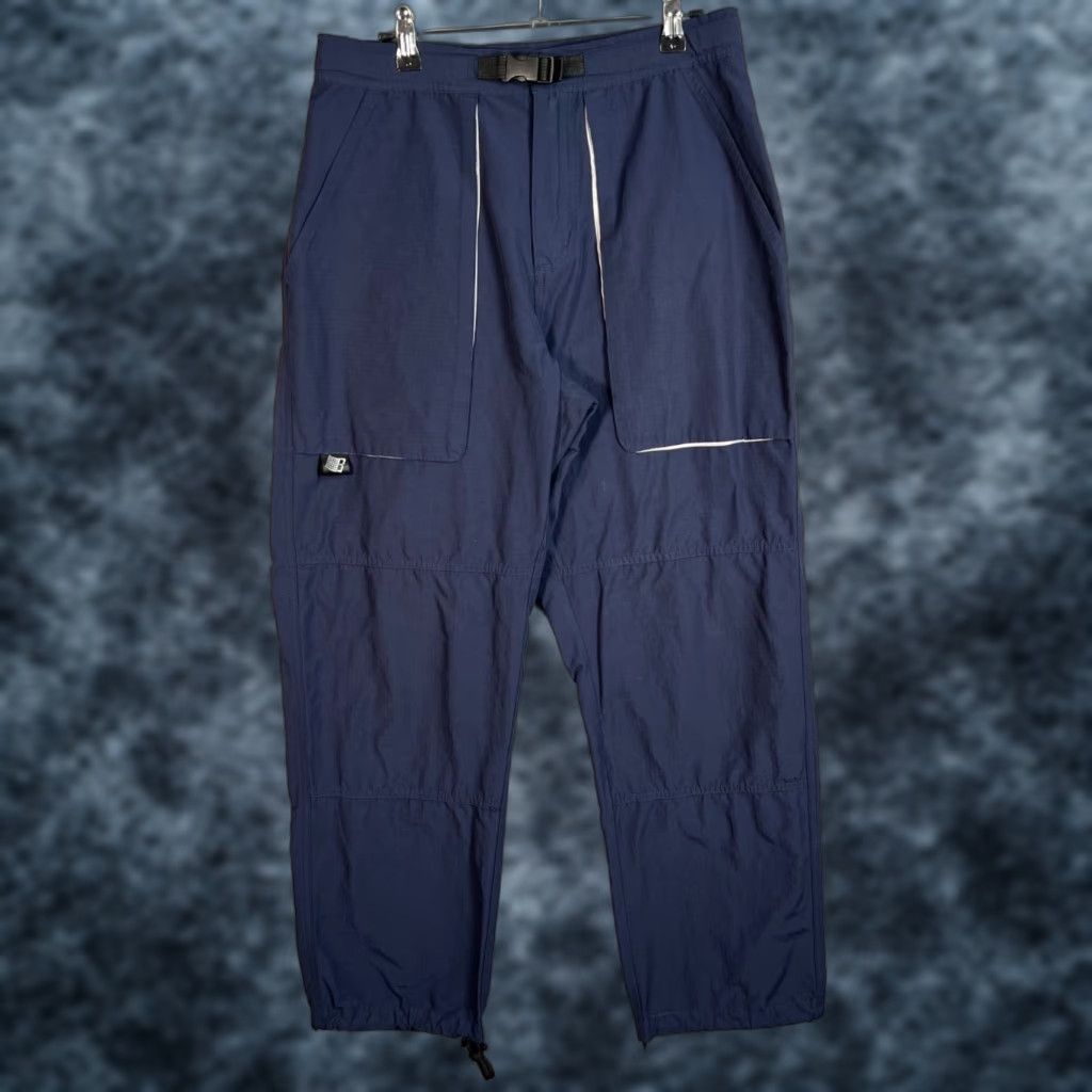 Vintage Bronze Hard Wear Mens Cargo Pants Waistbelt Navy Blue Belted Cargo P pants S Regular Inseam 29in Cotton Blend Front Flat Pocket Belted Zipperless? Size US 29 - 1 Thumbnail