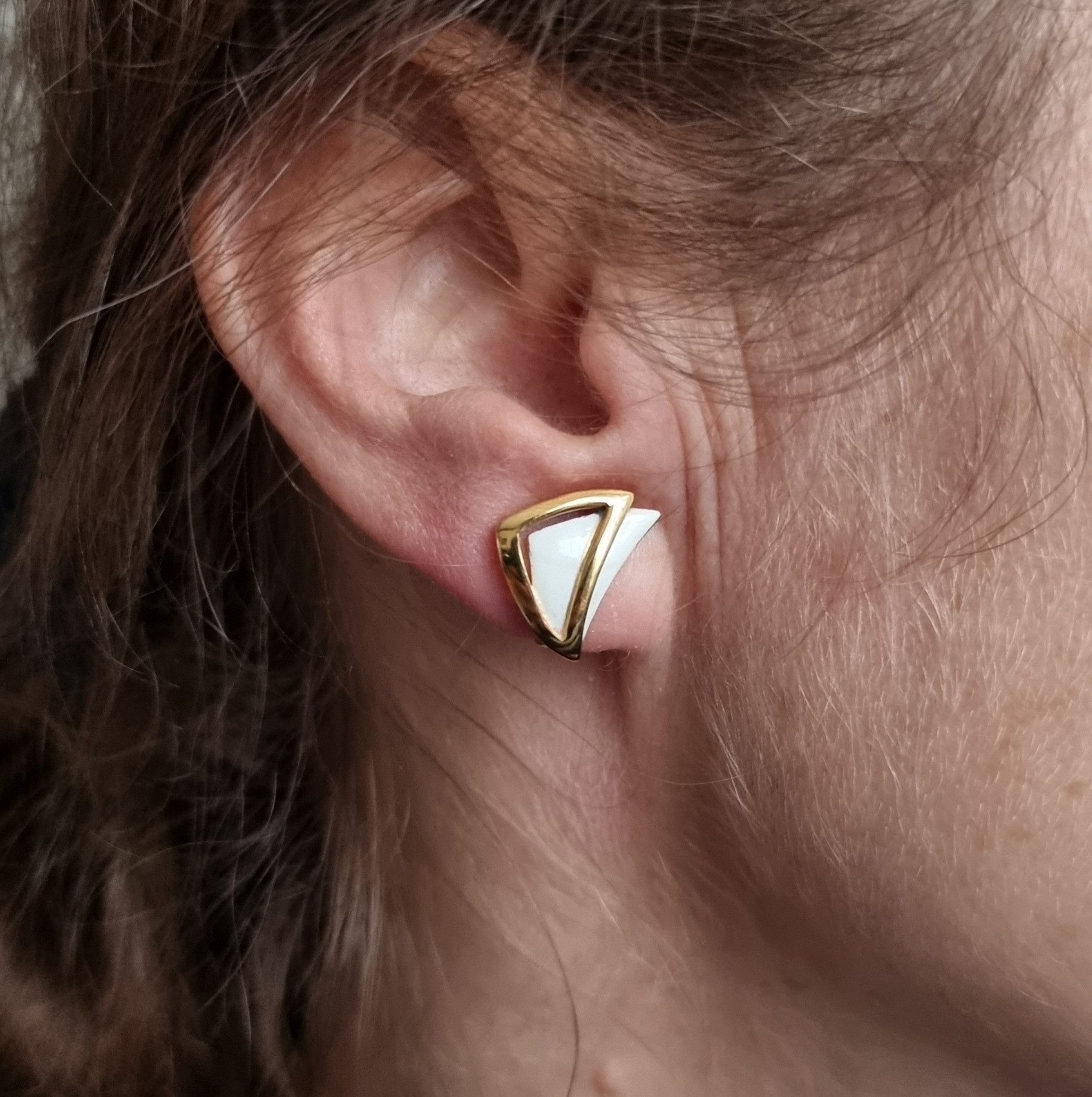 Vintage Vintage 1960s TRIFARI Signed Gold Clip-On Earrings With Whit Size ONE SIZE - 1 Thumbnail