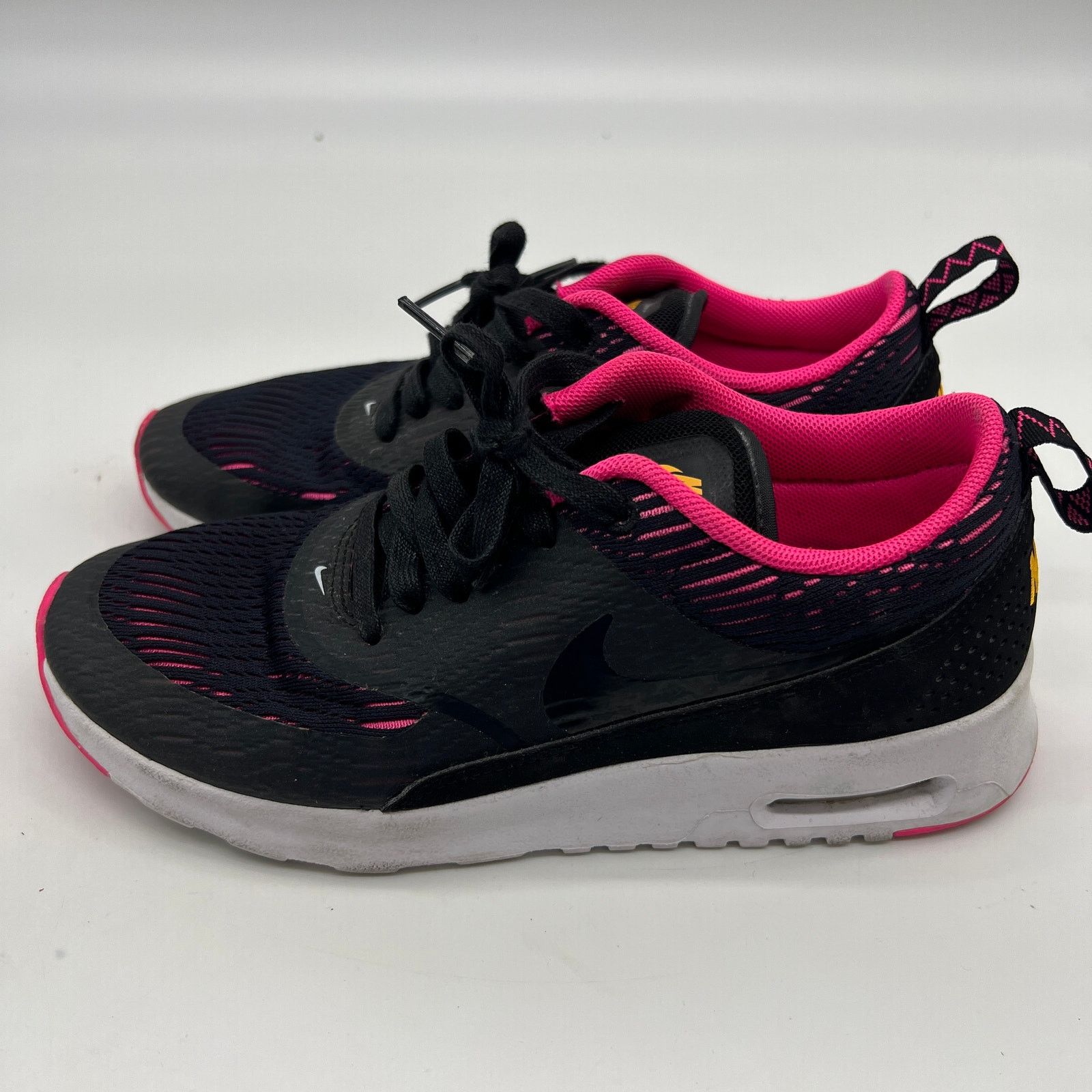 Nike Nike Women's Athletic Shoes Size 6 US Black Pink Size US 6 / IT 36 - 9 Thumbnail
