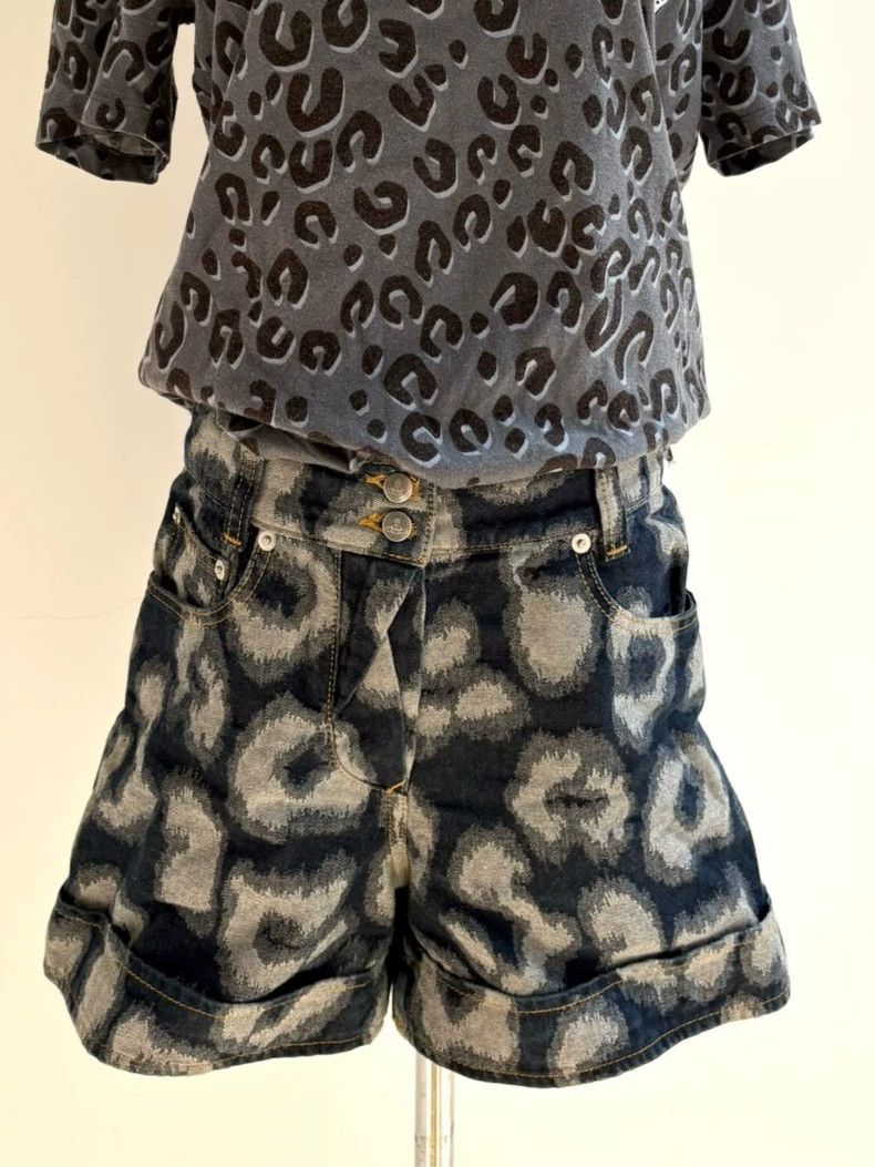 Vivienne Westwood Vivienne Westwood Beige vintage printed T-shirt with leopa Size M / US 6-8 / IT 42-44 - 9 Thumbnail