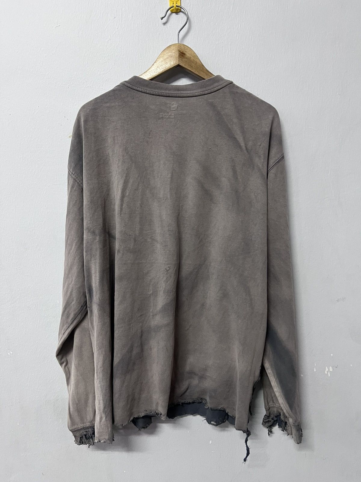 Vintage VINTAGE THRASHED LONG SLEEVE CARHARTT Size US XL / EU 56 / 4 - 9 Thumbnail
