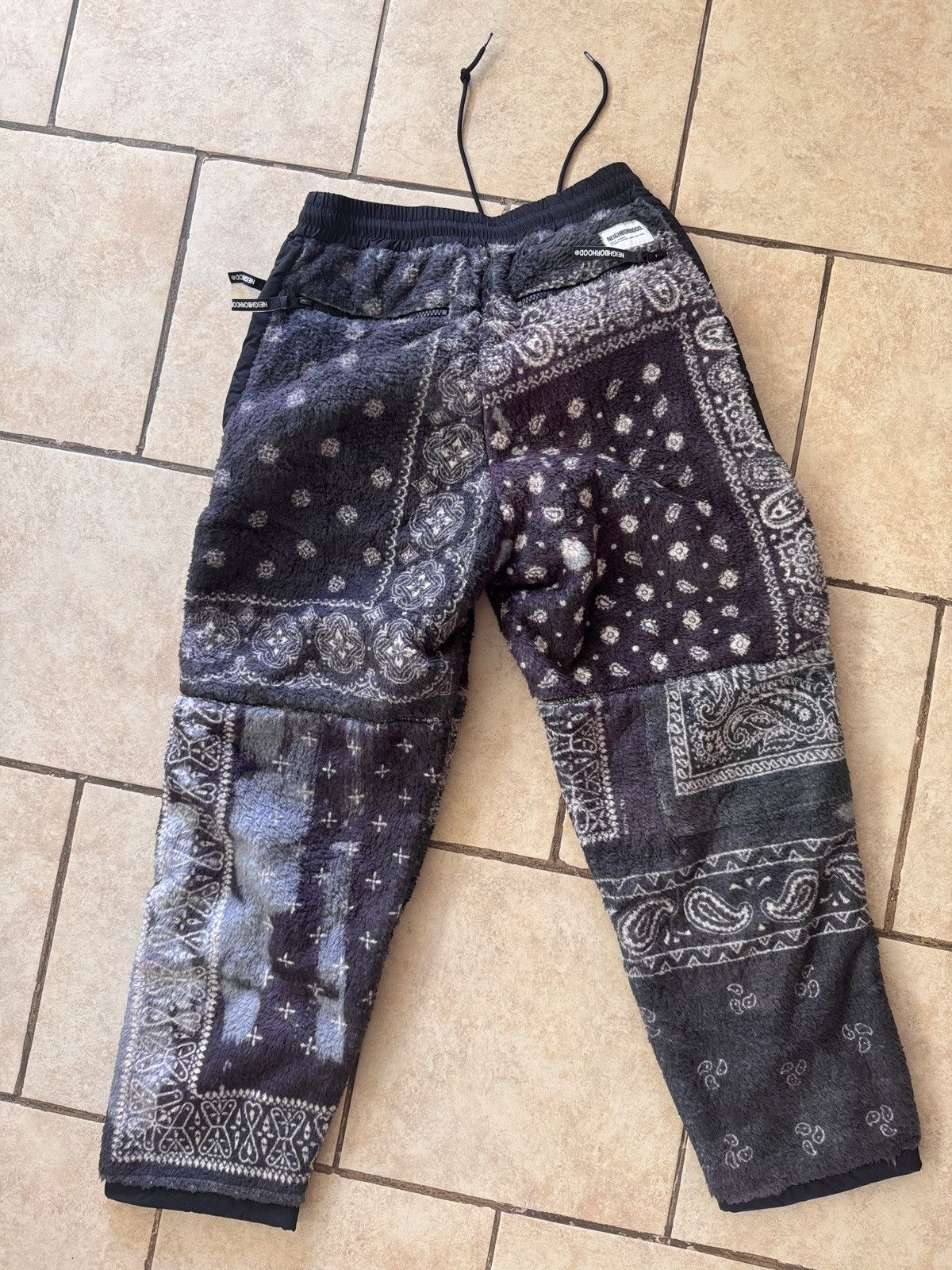 Japanese Brand × Neighborhood NEIGHBORHOOD BANDANA PATTERN FLEECE PANTS BLACK Size US 31 - 8 Thumbnail