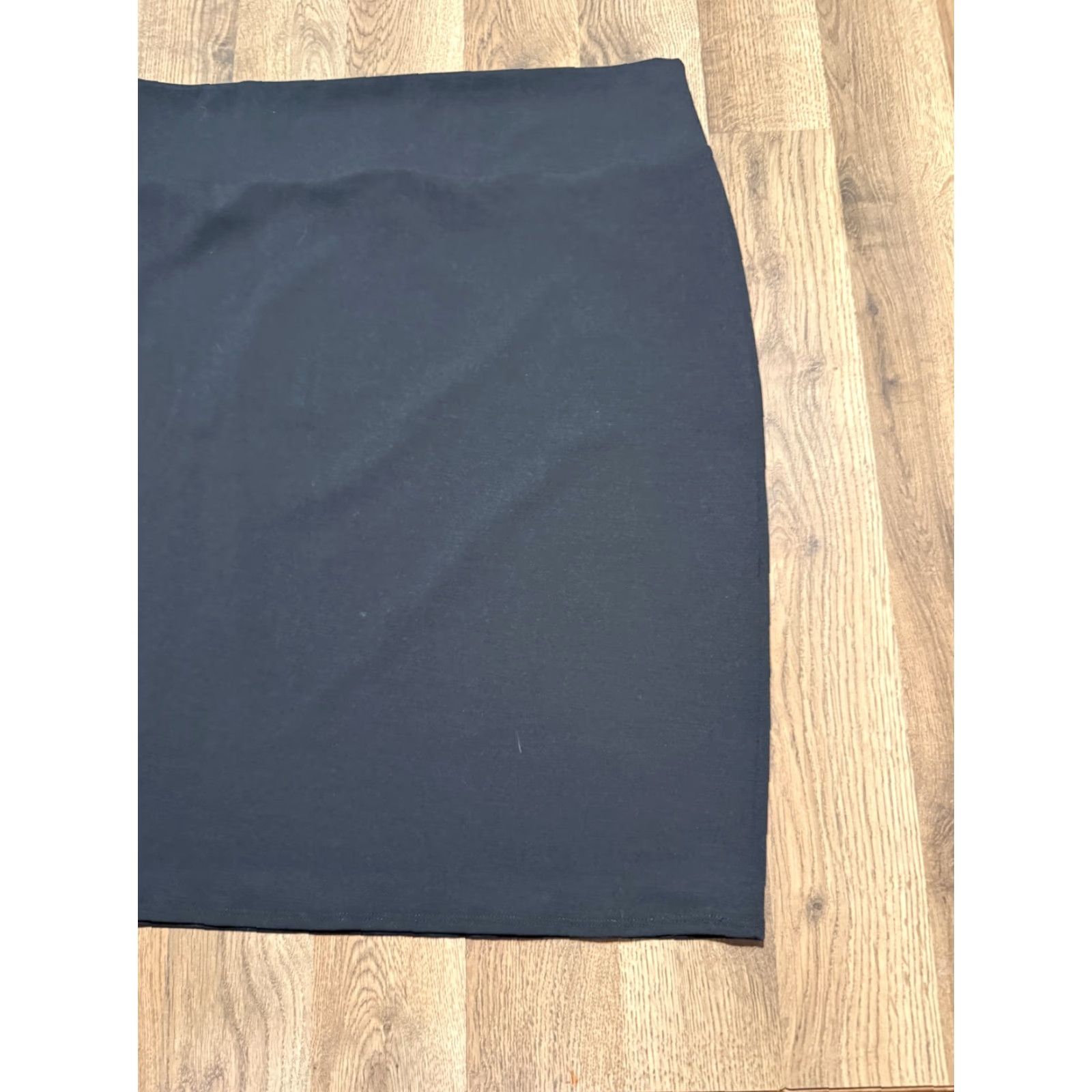 Vintage LIVO Skirt Women's Plus Size 2X Black Pull On Straight Pencil Knee Length Solid Polyester Machine Washable Casual Size 40" / US 18 - 4 Thumbnail