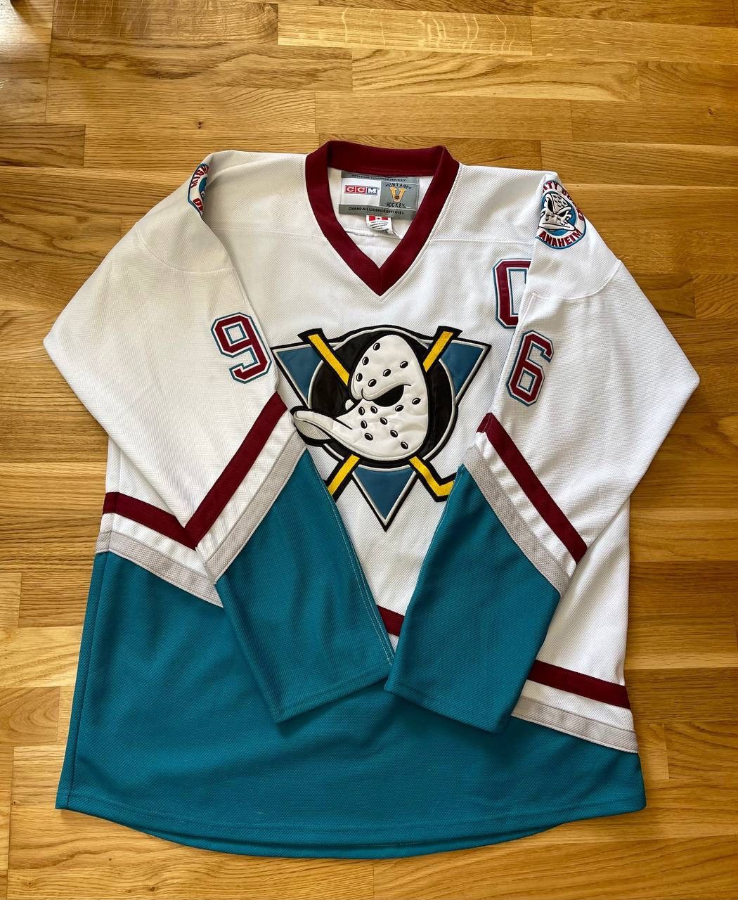 Ccm Vintage Anaheim Mighty Ducks HockeyJersey 96 Conway XXL NHL Size US L / EU 52-54 / 3 - 1 Thumbnail