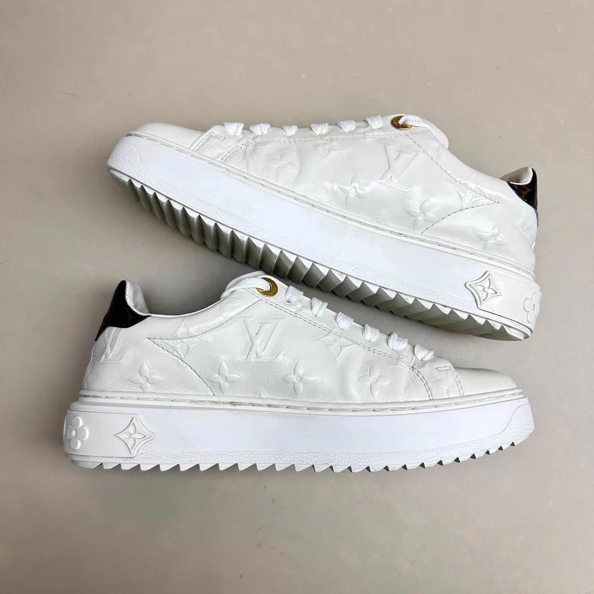 Louis Vuitton LV White Brown Monogram Embossed Platform Shoes Wmns 35 Size US 4.5 / IT 34.5 - 4 Thumbnail