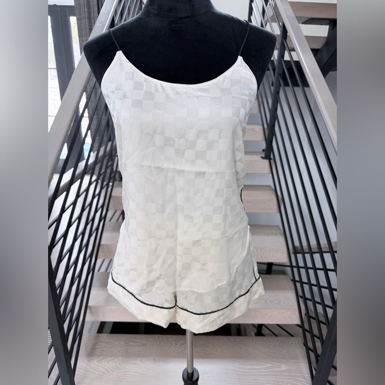 Victoria's Secret Victoria Secret Cream Sleepwear Loungewear Cami Set size XS Size 26" / US 2 / IT 38 - 3 Thumbnail