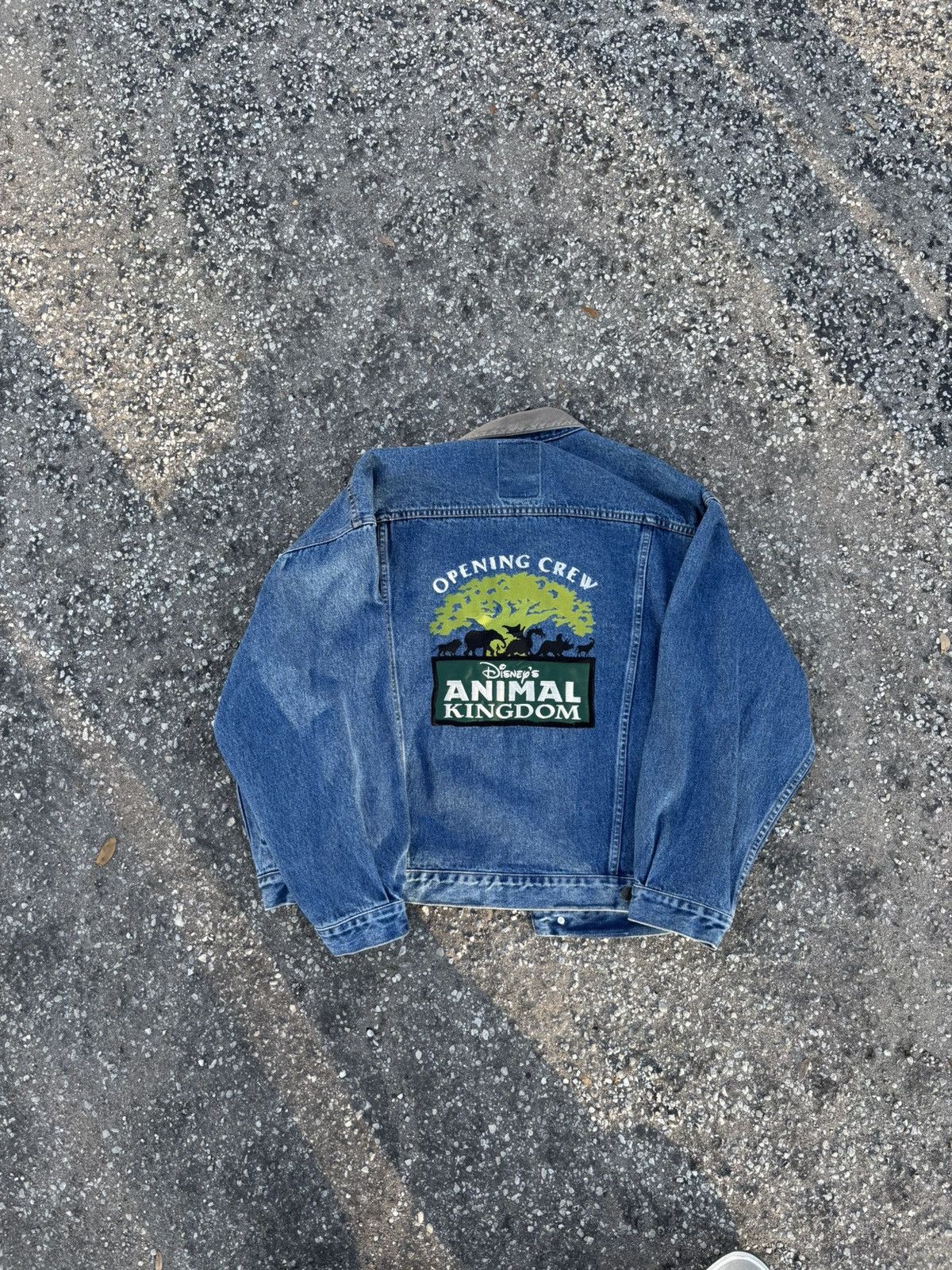 Disney × Vintage Vintage 1998 Disney Animal Kingdom Opening Crew Denim Jacket Size US S / EU 44-46 / 1 - 2 Thumbnail