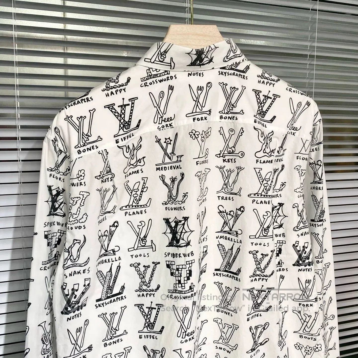 Louis Vuitton LV Long-Sleeve Logo Print Shirt. Size US L / EU 52-54 / 3 - 6 Thumbnail