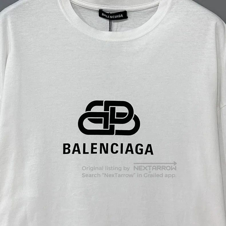 Balenciaga Balenciaga White Lock Buckle Short Sleeve. Size US S / EU 44-46 / 1 - 3 Thumbnail