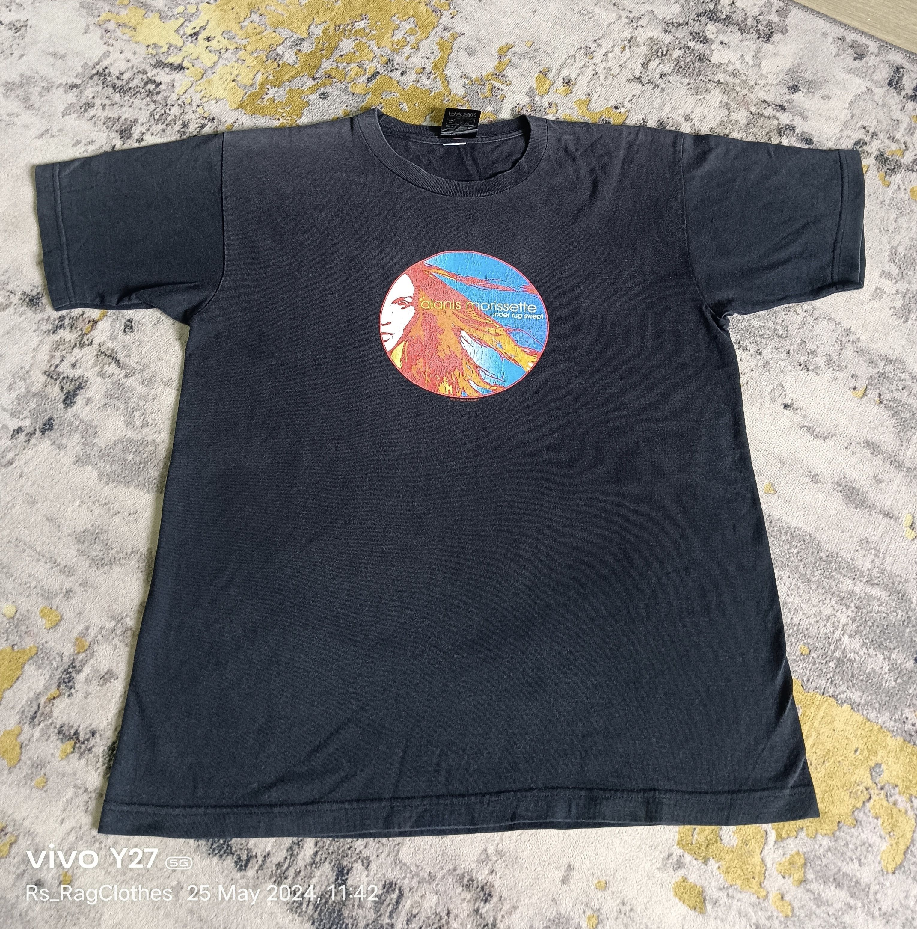 image of Band Tees x Single VTG Y2K Alanis Morissette in Black, Men's (Size Large)