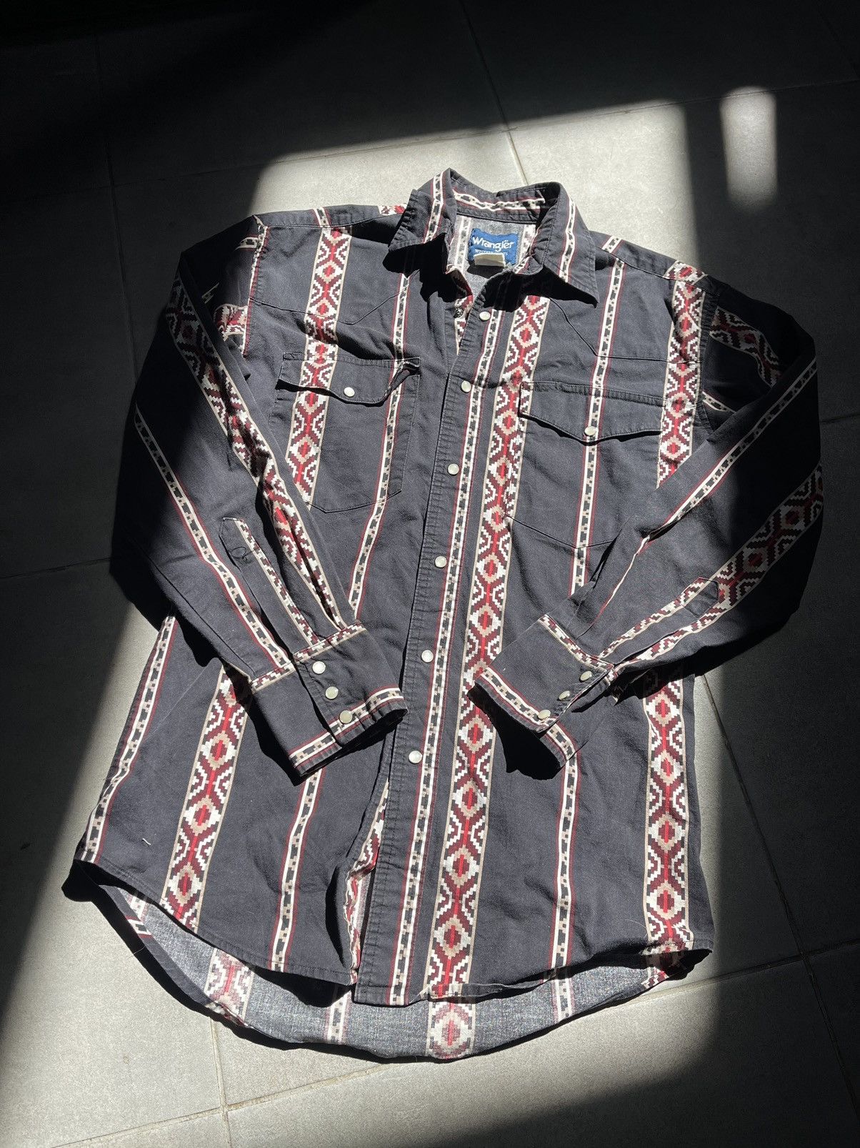 Cowboy Equipment × Vintage × Wrangler Wrangler Western Shirt Vintage azteck striped cowboy shirt Size US S / EU 44-46 / 1 - 4 Thumbnail